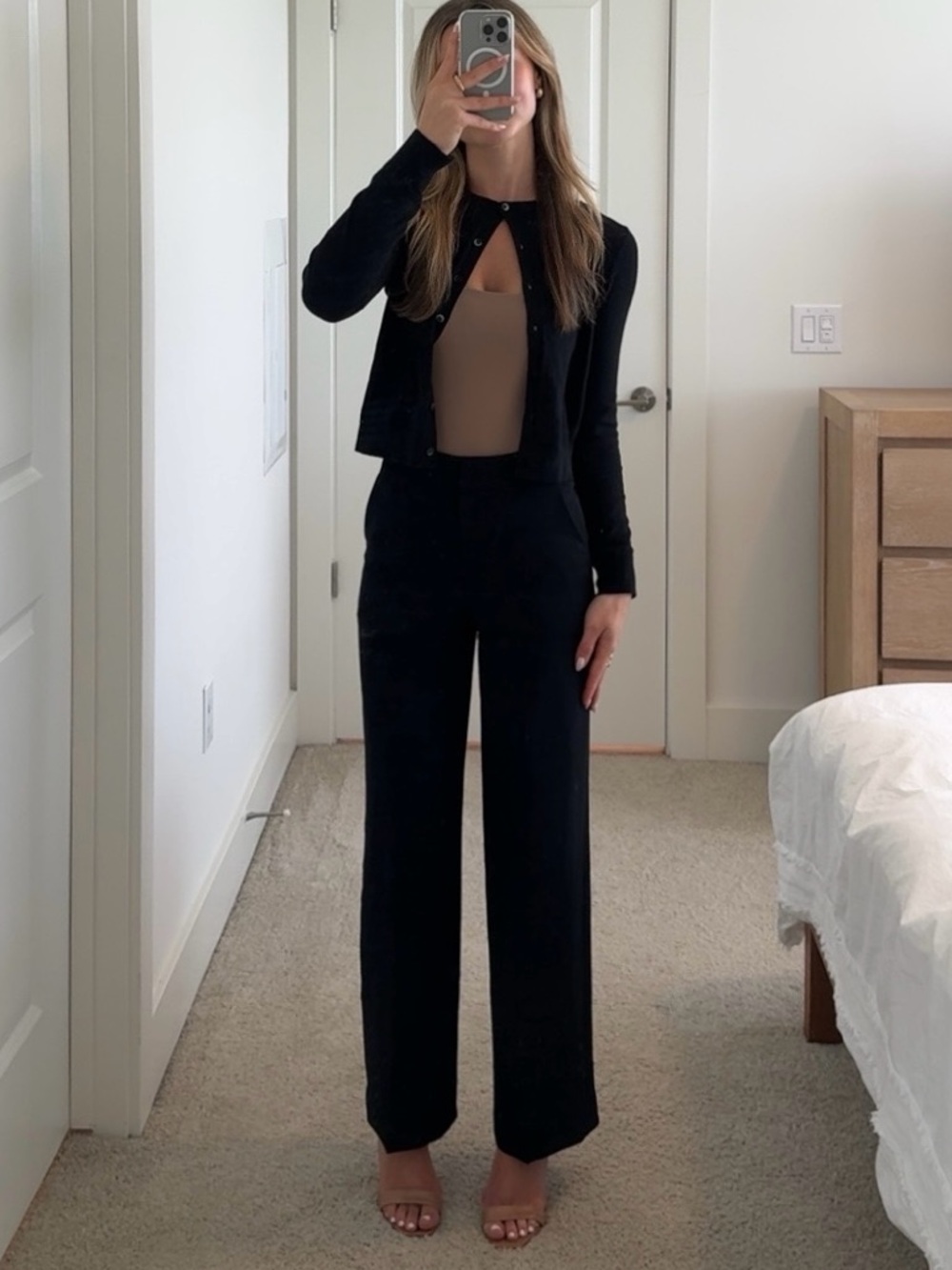 Aritzia Wilfred Limitless Pant Crepette – Black